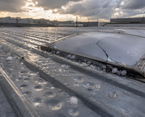 danos-por-granizo-en-cubiertas-industriales-barcelona (1)